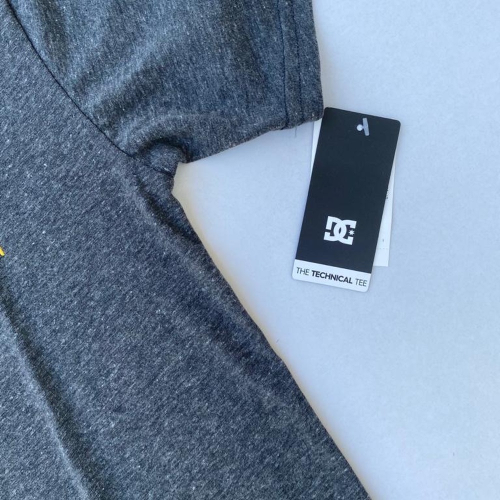 DC FLIPTECH TEE SIZE S - Picture 6 of 9